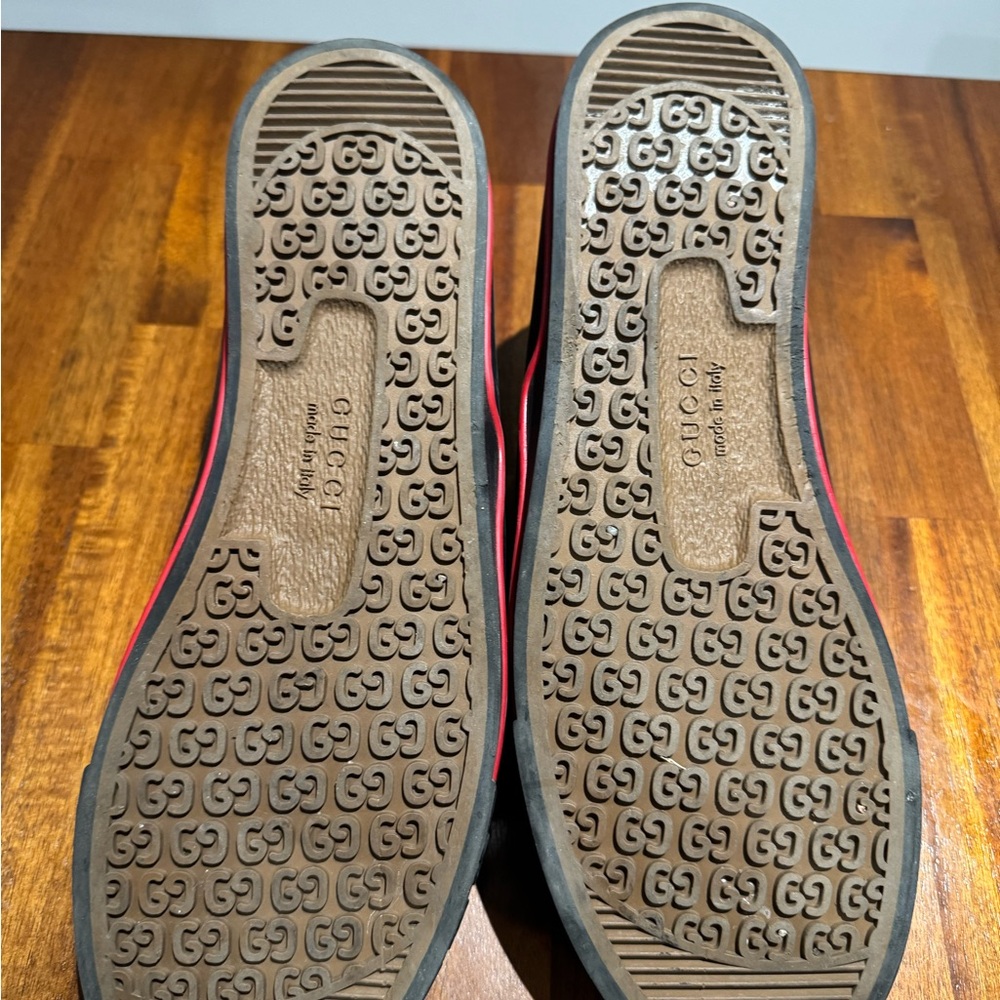 Gucci Men’s Black Canvas Low-Top Sneaker with Red & Green Stripe - Picture 5 of 7